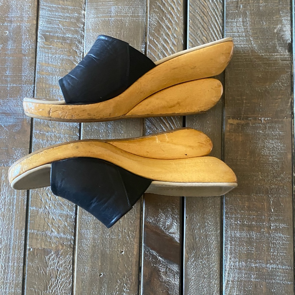 Donald J. Pliner Black Leather Slide Wedge Sandals with Tan Wood-Look Platform - Picture 8 of 9